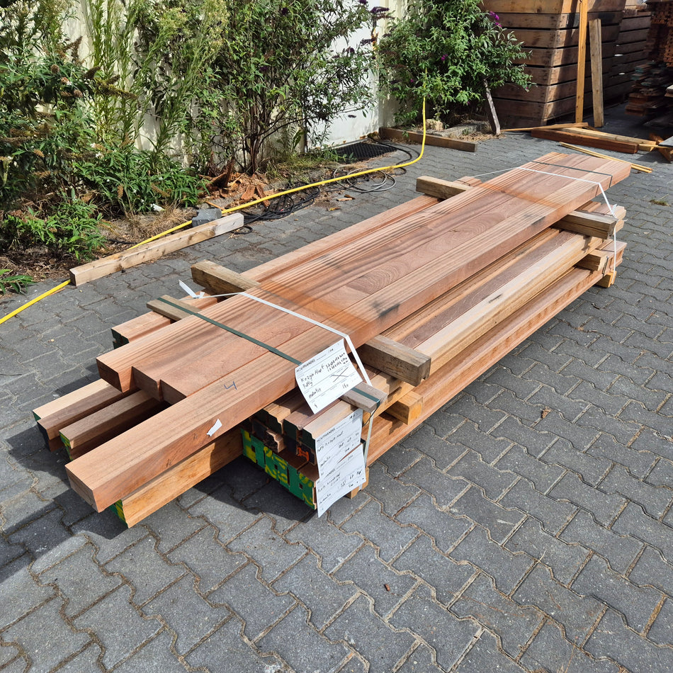 Partij Meranti Kozijnhout 2450-3340x67-115x54-114mm