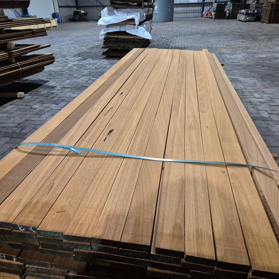 Ayous Geschaafde/Geborstelde Planken 2760-3050-3650-4250x68-115x19mm