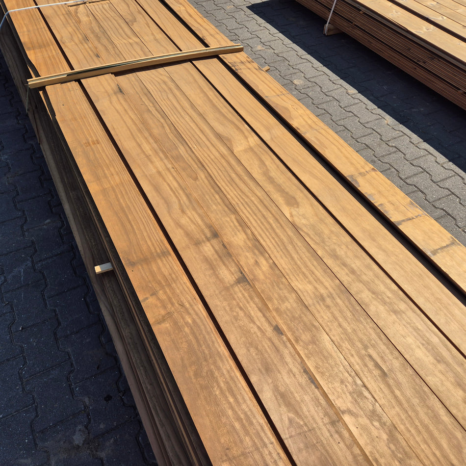 Partij Thermo Radiata Pine channelsiding 4900x140-130x15mm