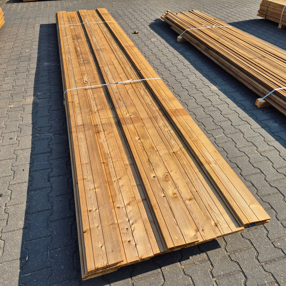 Partij Thermo Vuren halfhouts Rabat planken Geborsteld 4500-5400x185-175x22mm