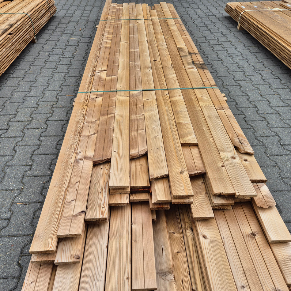 Partij Thermo Vuren planken geborsteld van 2900 tot 4800x90x18mm