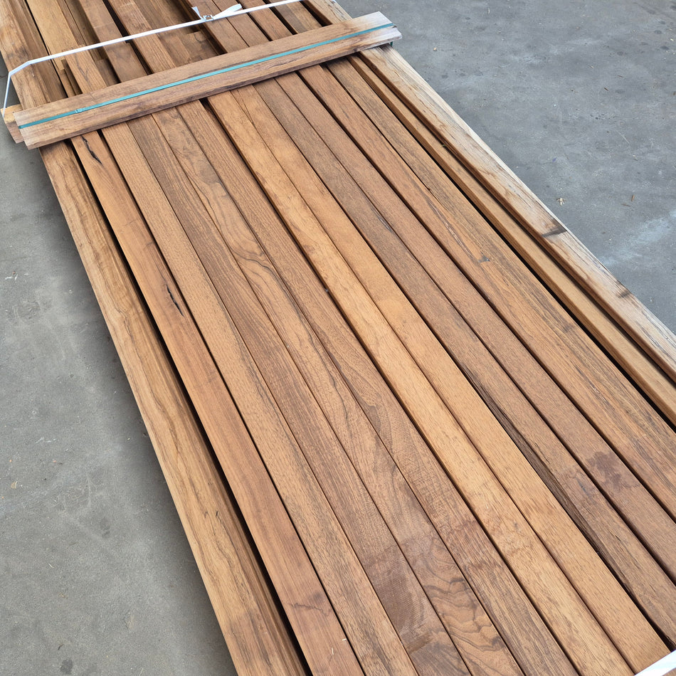 Partij Thermo Frake Geschaafde Planken diverse maten 2400 tot 4550x66-90x19mm
