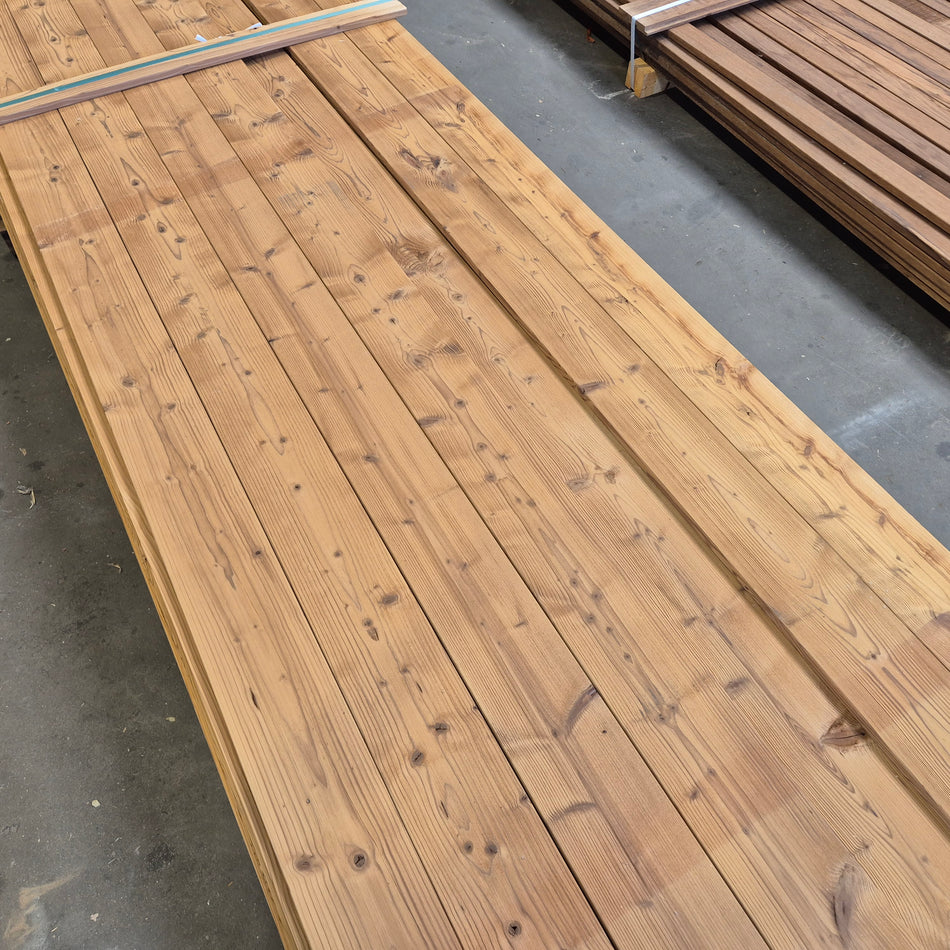 Partij Thermo Vuren planken geborsteld 3000-4200-4500-4800x140x18mm